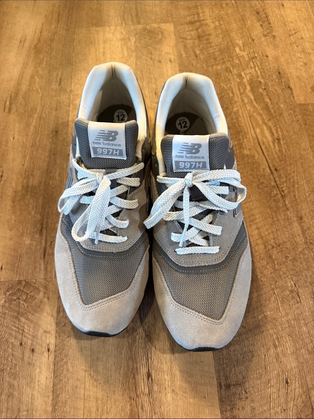 New Balance 997H Sneakers – Men’s Size 12 – Gray/White – Excellent Condition 🤍🩶